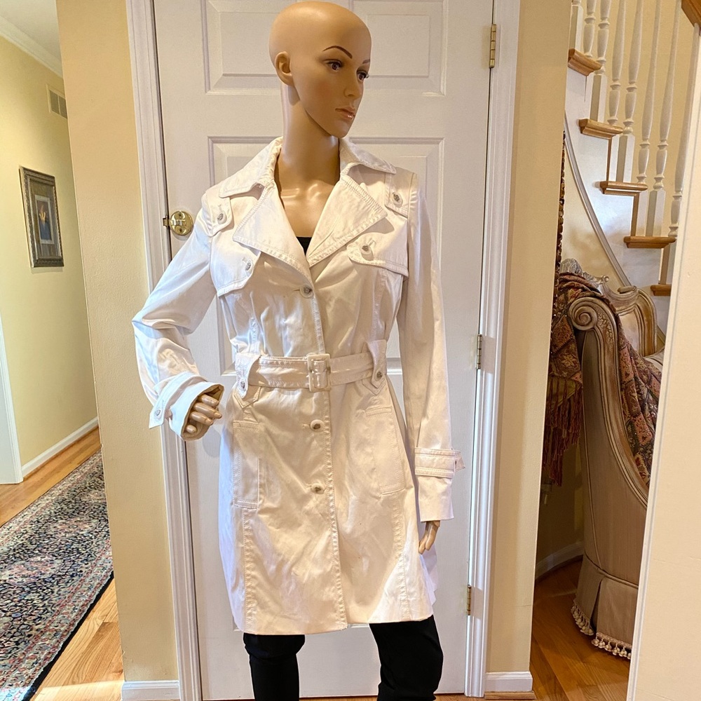 Jessica Simpson White trench coat size M